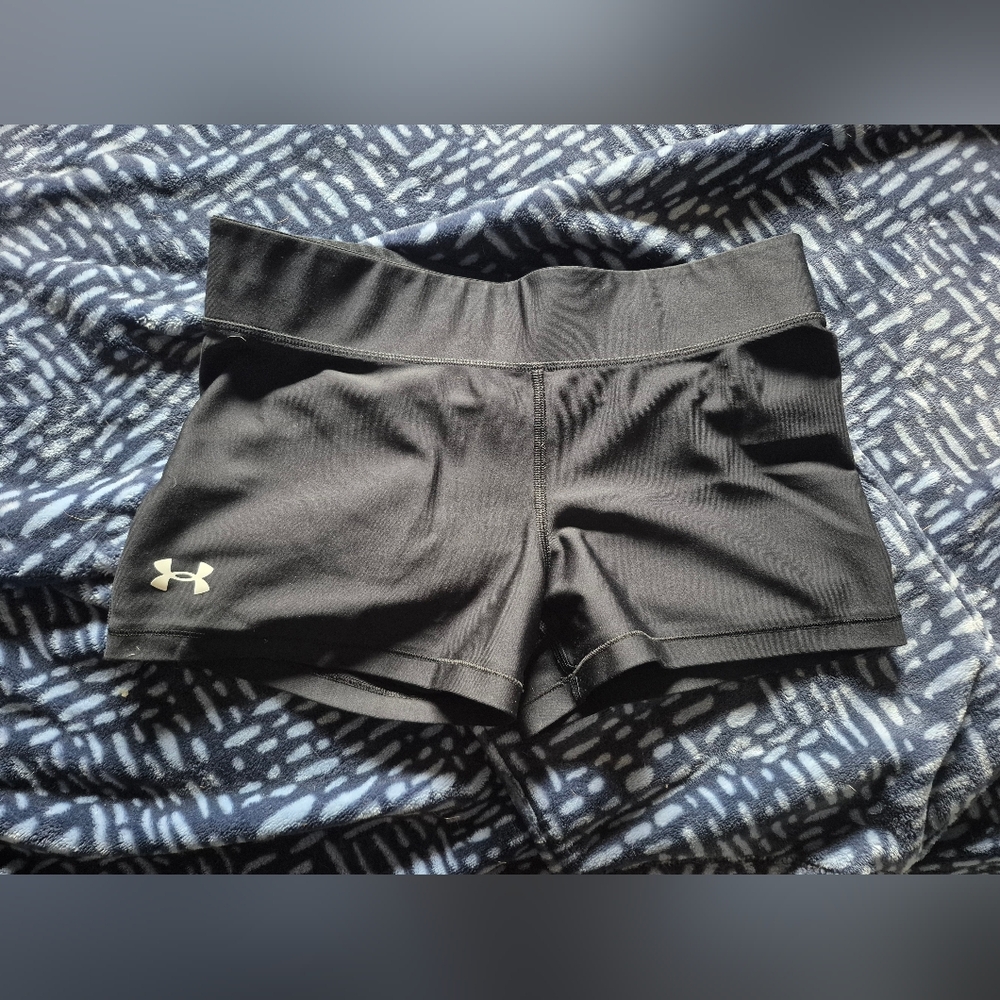 Under Armor Compression Shorts - Picture 2 of 3